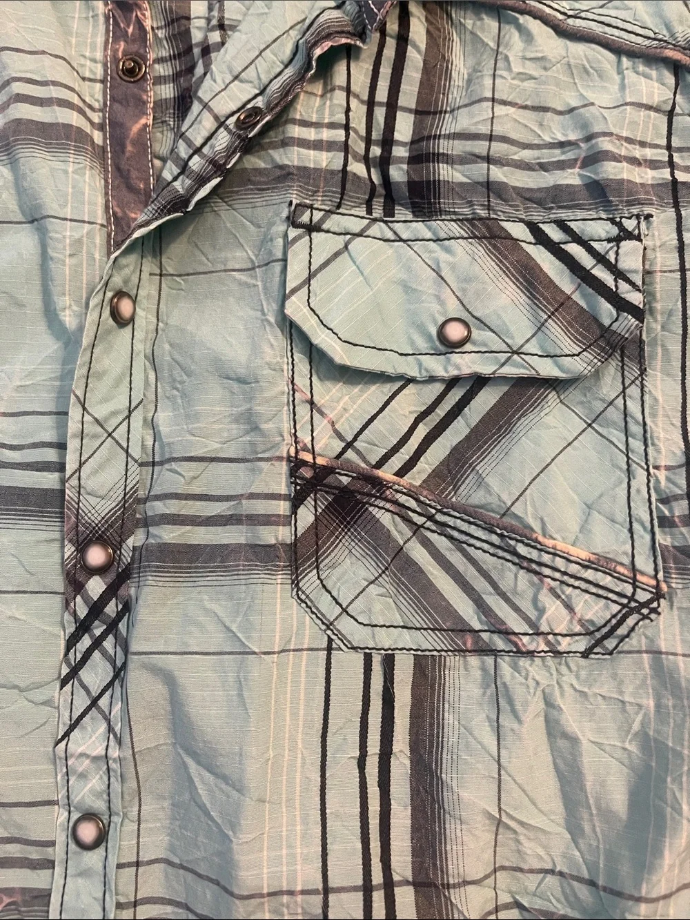 BKE Men's Light Blue and Black Plaid Button-Down Shirt - Picture 3 of 4